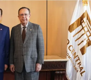 Valdez Albizu recibió visita embajador Tony Raful y estudiantes meritorios de origen dominicano en España