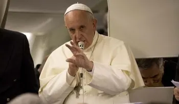 Papa Francisco: La puerta al matrimonio de los sacerdotes "está siempre abierta"  