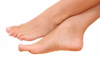 Elimina los hongos y los callos de los pies con este increíble remedio casero 