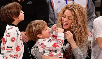 Shakira preocupada por el drama del coronavirus pide a los políticos ayudar "a los verdaderos campeones"