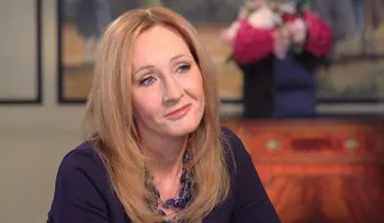 J.K. Rowling escribió un manuscrito secreto en un vestido de fiesta