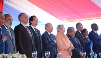 Danilo se riega con constructores de Ciudad Juan Bosch; le pide devolver terrenos si no van a  terminar proyecto