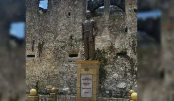 Estatua de Porfirio Díaz causa indignación en México