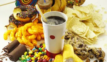 Conoce los alimentos que más dañan el cerebro