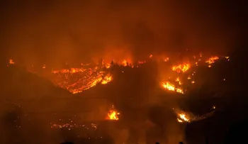 Los peores incendios forestales en la historia de Chile dejan 3 muertos