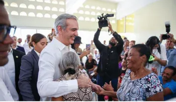 Abinader entrega obras en SD y Constanza