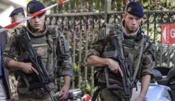  Detienen en Francia un hombre vinculado con ataque a militares 
