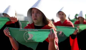 63% de los votos contra el aborto en el Senado de Argentina fueron de los hombres