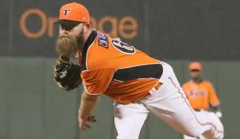 Mercedes empuja cinco para el Licey;  Estrellas y Toros salen airosos