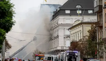 Dron ruso impacta sede del Servicio de Seguridad de Ucrania en el centro de Kyiv; hay heridos