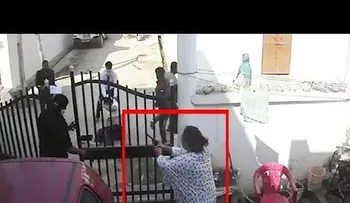 Como en el viejo Oeste Americano, esposa aparece y lo defiende de una paliza brutal  
