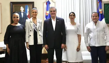 Presidente Abinader recibe visita de cortesía de la Miss República Dominicana, Andreína Martínez