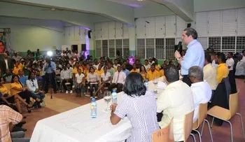Francisco Javier propone ampliar reforma curricular para mejorar calidad educativa 