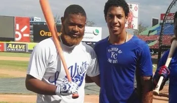 Yamaico Navarro se une al Licey para inicio de la Serie Final