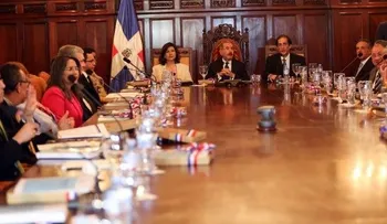 Gobierno aprueba Presupuesto 2016 por un monto de 663 mil 558 millones de pesos
