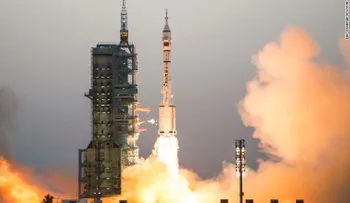China inicia la misión espacial tripulada más larga de su historia