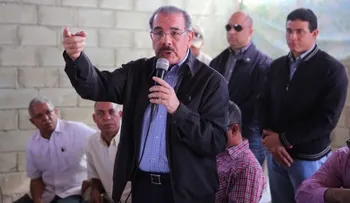 Danilo: â??Dinero que se presta, dinero que se tiene que pagar"; otorga financiamiento por RD$37 millones (Video