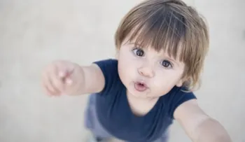 Así se desarrollan los 5 sentidos de los niños a los 2 años