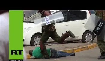 Brutalidad: La Policía de Kenia reprime una protesta contra la corrupción estatal (VIDEO)