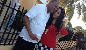 Policía investiga muerte de una joven de 20 años; su pareja alega que ella se suicidó