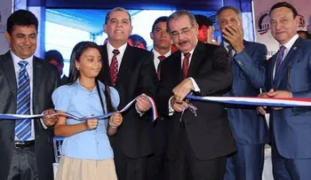Danilo Medina entrega 5 escuelas en provincias Hermana Mirabal y Duarte 