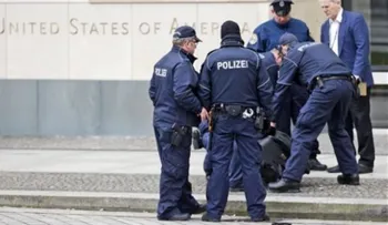 Policía investiga hombre en Berlín intentó entrar a embajada de EEUU con supuesta bomba