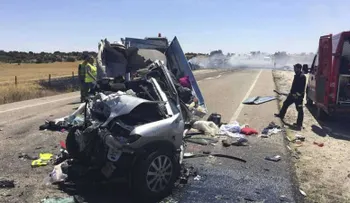 Aparatoso accidente deja al menos 28 personas muertas en Portugal
