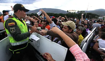 Tras casi un año sellada, reabren la frontera entre Colombia y Venezuela