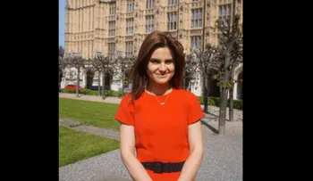 Atacan a parlamentaria británica Jo Cox