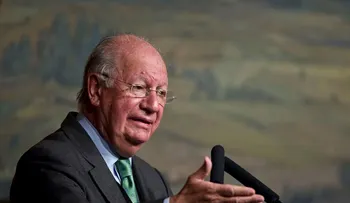 Expresidente chileno Ricardo Lagos anuncia su candidatura presidencial
