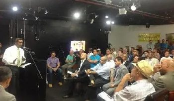Bodegueros dominicanos en EEUU reciben promesa del candidato Eliot Spitzer