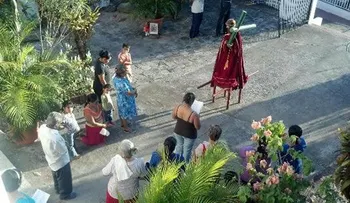 El país católico celebra festividad Virgen de Las Mercedes, cientos abarrotan templos y santuario 