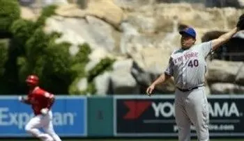 Angelinos conectan 4 jonrones a Bartolo Colón