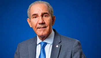 García Fermín critica a Leonel por cuestionamientos económicos