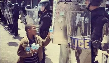 Una foto tomada en Baltimore muestra lo que intentan ocultar los medios locales