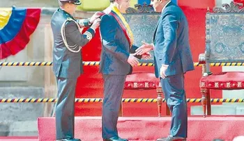 Santos asume su segundo mandato 