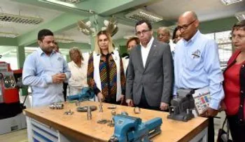 Ministro Andrés Navarro da inicio al mejoramiento y ampliación de escuelas y politécnico en Dajabón 