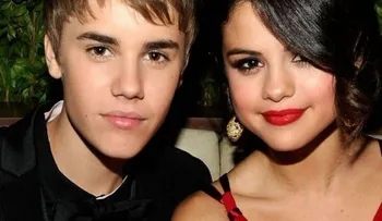 Justin Bieber y Selena se insultan en mensajes de texto; ella lo llama â??drogadictoâ?