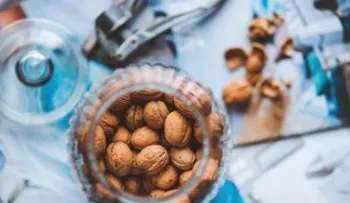 ¡Enterate! Comer nueces mejora el ánimo de los hombres jóvenes