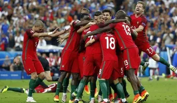 Portugal logra su primer título y es el décimo campeón de Europa