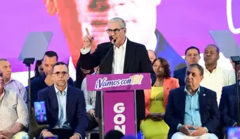 Gonzalo Castillo rechaza suspensión de consulta del PLD pero acata decisión y continúa recorridos
