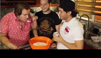 Como hacer PIZZA RELLENA Con BagreTV  (VIDEO)