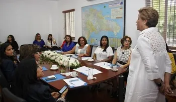 Instituto de Migración realiza encuentro con mujeres ejecutivas