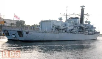 Armada de RD recibe buque de Guerra de la Marina Real Británica