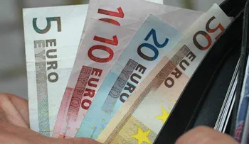 Dos hombres encuentran 100.000 euros en el río Danubio ... y podrían quedarse con el dinero