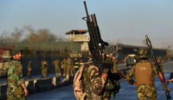 Atentado del talibán mata a una docena de personas en Kabul