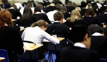 En Texas despiden a directora de una escuela por prohibir hablar español