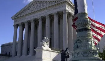 Mayores de 21 años deben esperar para visas de EEUU