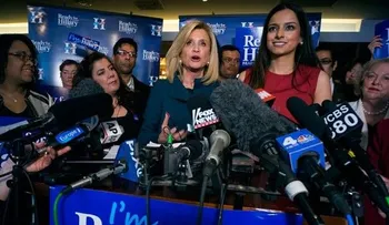 Hillary se postula a la presidencia de Estados Unidos
