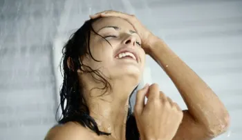 Bañarse con agua fría combate los estados depresivos 